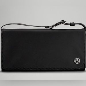 Lululemon crossbody wallet clutch